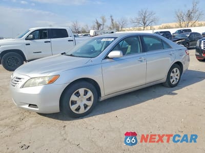2007 TOYOTA CAMRY LE 4T1BE46K87U188842 - główne zdjęcie licytacji z USA - miniatura