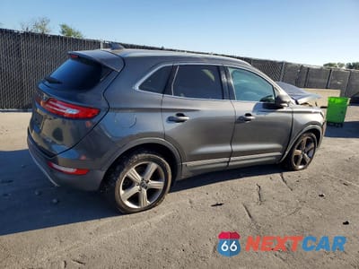 Trzecie zdjęcie samochodu z tyłu: 2017 LINCOLN MKC PREMIERE VIN:5LMCJ1C97HUL45663 - miniatura