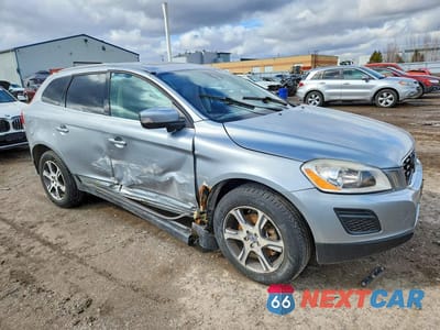 Czwarte zdjęcie samochodu z boku: 2012 VOLVO XC60 T6 VIN:YV4902DZXC2324882 - miniatura