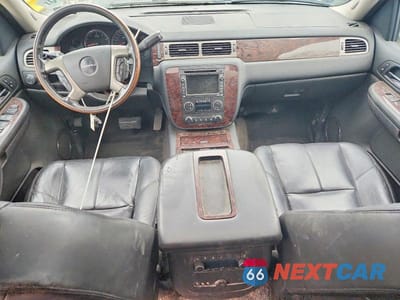 Zdjęcie 8 z 12 samochodu: 2008 GMC YUKON XL DENALI VIN:1GKFK66868J252737 - miniatura