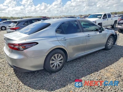 Trzecie zdjęcie samochodu z tyłu: 2022 TOYOTA CAMRY HYBRID LE VIN:4T1C31AK8NU587473 - miniatura