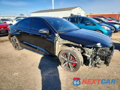 Czwarte zdjęcie samochodu z boku: 2024 AUDI S3 PRESTIGE VIN:WAUJ3CGY2RA129399 - miniatura