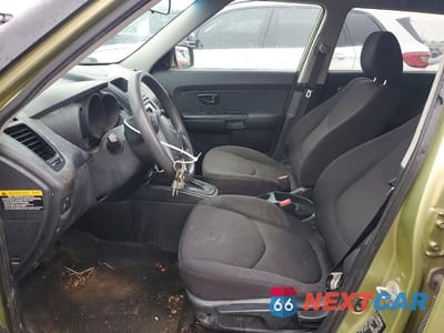 Zdjęcie 7 z 11 samochodu: 2012 KIA SOUL BASE VIN:KNDJT2A5XC7451949 - miniatura
