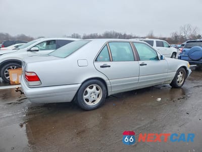 Trzecie zdjęcie samochodu z tyłu: 1997 MERCEDES-BENZ S 500 VIN:WDBGA51G4VA359467 - miniatura