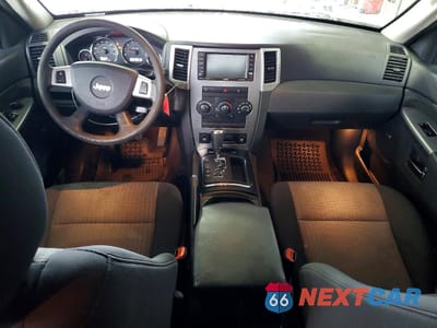 Zdjęcie 8 z 13 samochodu: 2010 JEEP GRAND CHEROKEE LAREDO VIN:1J4PR4GK4AC117352 - miniatura