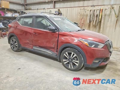 Czwarte zdjęcie samochodu z boku: 2020 NISSAN KICKS SR VIN:3N1CP5DV5LL517462 - miniatura