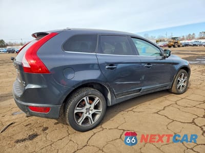 Trzecie zdjęcie samochodu z tyłu: 2011 VOLVO XC60 T6 VIN:YV4902DZ3B2216912 - miniatura