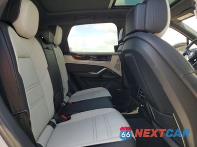 Zdjęcie 11 z 13 samochodu: 2025 PORSCHE CAYENNE VIN:WP1AA2AY8SDA03319 - miniatura