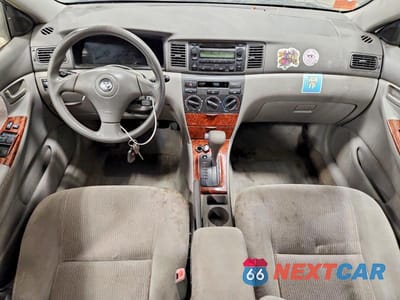 Zdjęcie 8 z 11 samochodu: 2005 TOYOTA COROLLA LE VIN:1NXBR30E85Z567032 - miniatura