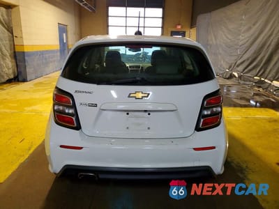 Zdjęcie 6 z 13 samochodu: 2017 CHEVROLET SONIC VIN:1G1JG6SH4H4170879 - miniatura