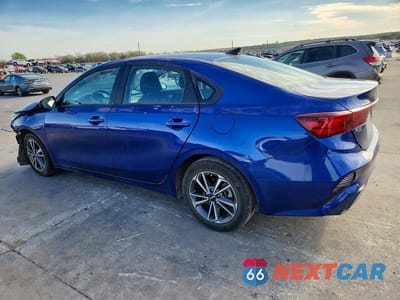 Drugie zdjęcie samochodu z przodu: 2023 KIA FORTE LXS VIN:3KPF24AD5PE596348 - miniatura