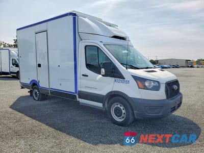 Czwarte zdjęcie samochodu z boku: 2021 FORD TRANSIT DELIVERY TRUCK VIN:1FDBW5Z89MKA84290 - miniatura