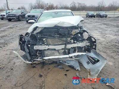Piąte zdjęcie samochodu w środku: 2024 BMW 228XI VIN:WBA73AK07R7P10278 - miniatura