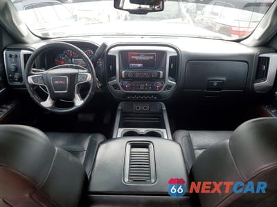 Zdjęcie 8 z 12 samochodu: 2018 GMC SIERRA K2500 SLT VIN:1GT12TEYXJF153756 - miniatura