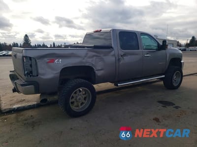 Trzecie zdjęcie samochodu z tyłu: 2013 CHEVROLET SILVERADO K2500 HEAVY DUTY LT VIN:1GC1KXC88DF224449 - miniatura