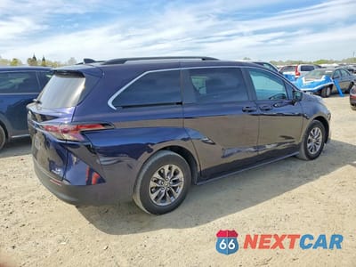 Trzecie zdjęcie samochodu z tyłu: 2024 TOYOTA SIENNA LE 8-PASSENGER VIN:5TDBRKEC4RS190523 - miniatura