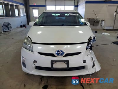 Piąte zdjęcie samochodu w środku: 2010 TOYOTA PRIUS C HYB VIN:JTDKN3DU0A0035308 - miniatura