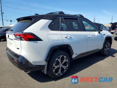 Trzecie zdjęcie samochodu z tyłu: 2024 TOYOTA RAV4 PRIME XSE VIN:JTMFB3FV5RD226808 - miniatura