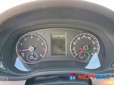 Zdjęcie 9 z 12 samochodu: 2012 VOLKSWAGEN PASSAT S VIN:1VWAP7A3XCC081137 - miniatura