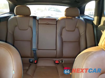 Zdjęcie 10 z 12 samochodu: 2022 VOLVO XC60 B5 MOMENTUM VIN:YV4L12RK5N1035772 - miniatura