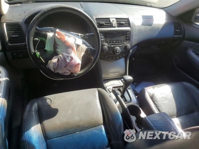 Zdjęcie 8 z 12 samochodu: 2005 HONDA ACCORD EX VIN:1HGCM66585A065222 - miniatura