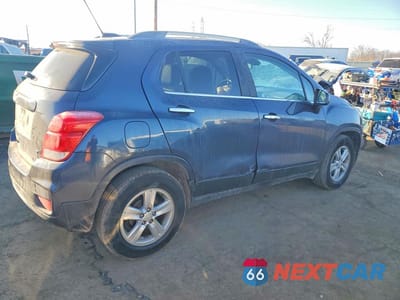 Trzecie zdjęcie samochodu z tyłu: 2019 CHEVROLET TRAX 1LT VIN:3GNCJLSB0KL198974 - miniatura