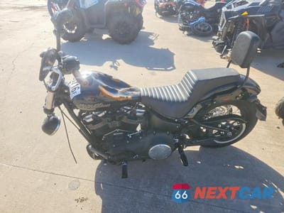 Trzecie zdjęcie samochodu z tyłu: 2018 HARLEY-DAVIDSON FXBB STREET BOB VIN:1HD1YJJ15JC083305 - miniatura