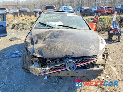 Piąte zdjęcie samochodu w środku: 2019 VOLKSWAGEN GTI S VIN:3VW6T7AU8KM002880 - miniatura