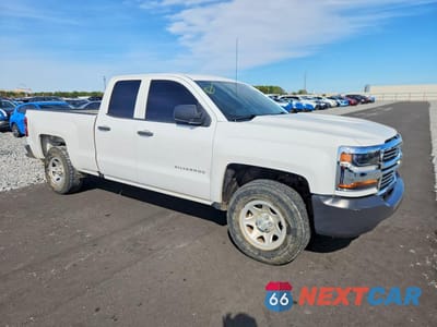 Czwarte zdjęcie samochodu z boku: 2019 CHEVROLET SILVERADO LD C1500 VIN:2GCRCNEC1K1118726 - miniatura