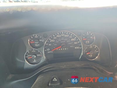Zdjęcie 9 z 13 samochodu: 2017 CHEVROLET EXPRESS 2500 CARGO UTILITY / SERVICE VAN VIN:1GCWGAFF6H1346762 - miniatura