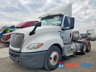 Drugie zdjęcie samochodu z przodu: 2019 INTERNATIONAL LT625 SEMI TRUCK VIN:3HSDZTZR0KN134888 - miniatura