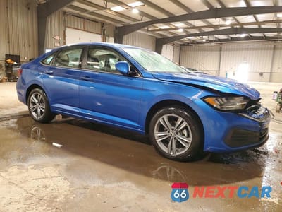 Czwarte zdjęcie samochodu z boku: 2024 VOLKSWAGEN JETTA SE VIN:3VWEM7BU7RM094775 - miniatura