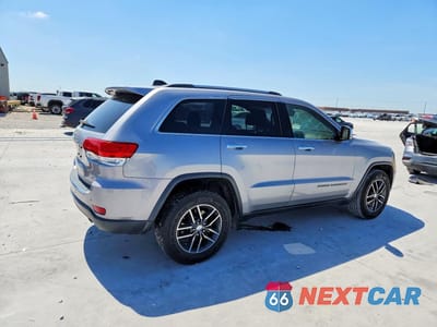 Trzecie zdjęcie samochodu z tyłu: 2017 JEEP GRAND CHEROKEE LIMITED VIN:1C4RJEBG8HC935773 - miniatura
