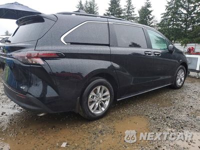 Trzecie zdjęcie samochodu z tyłu: 2025 TOYOTA SIENNA XLE 7-PASSENGER VIN:5TDJSKFC7SS186289 - miniatura