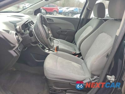 Zdjęcie 7 z 12 samochodu: 2015 CHEV SONIC LS VIN:1G1JA5SH0F4167440 - miniatura