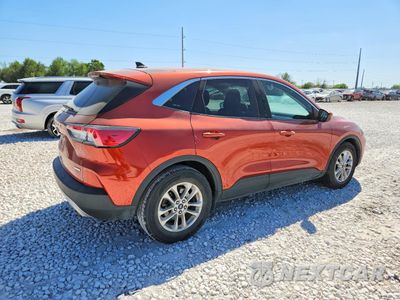 Trzecie zdjęcie samochodu z tyłu: 2020 FORD ESCAPE SE VIN:1FMCU0G64LUA32082 - miniatura
