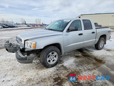 2005 DODGE DAKOTA QUAD SLT 1D7HW48N85S281393 - główne zdjęcie licytacji z USA - miniatura
