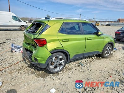 Trzecie zdjęcie samochodu z tyłu: 2022 HYUNDAI VENUE SEL VIN:KMHRC8A30NU156413 - miniatura