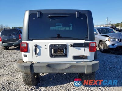 Zdjęcie 6 z 12 samochodu: 2012 JEEP WRANGLER UNLIMITED SAHARA VIN:1C4BJWEG6CL205775 - miniatura