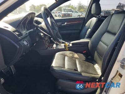 Zdjęcie 7 z 11 samochodu: 2011 MERCEDES-BENZ C 300 VIN:WDDGF5EB4BA513002 - miniatura