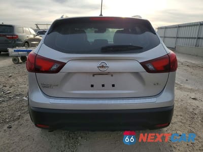 Zdjęcie 6 z 12 samochodu: 2017 NISSAN ROGUE SPORT SL VIN:JN1BJ1CP5HW022981 - miniatura