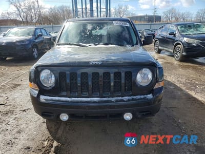 Piąte zdjęcie samochodu w środku: 2014 JEEP PATRIOT LATITUDE VIN:1C4NJPFA0ED563299 - miniatura