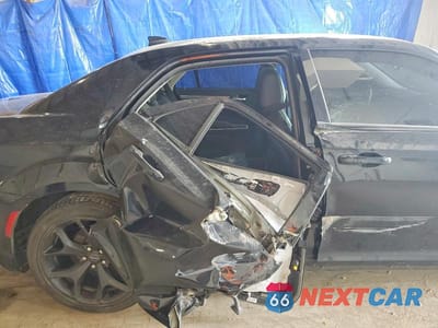 Zdjęcie 10 z 12 samochodu: 2021 CHRYSLER 300 TOURING VIN:2C3CCAAG6MH661589 - miniatura