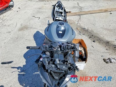 Piąte zdjęcie samochodu w środku: 2025 KAWASAKI ZX636 K VIN:JKBZXJJ17SA022225 - miniatura