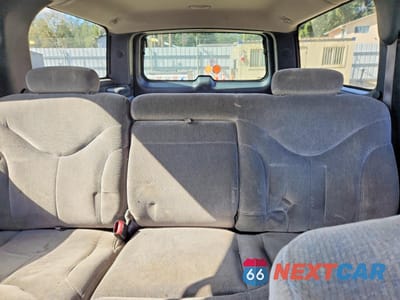 Zdjęcie 10 z 13 samochodu: 2001 GMC YUKON XL VIN:3GKFK16TX1G149125 - miniatura