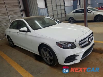 Czwarte zdjęcie samochodu z boku: 2017 MERCEDES-BENZ E 300 VIN:WDDZF4JB8HA050914 - miniatura