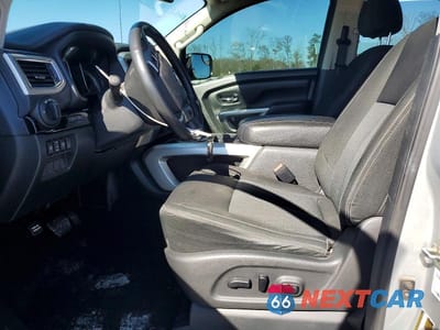 Zdjęcie 7 z 12 samochodu: 2017 NISSAN TITAN SV VIN:1N6AA1E67HN508627 - miniatura