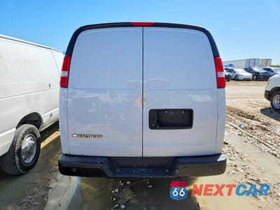 Zdjęcie 6 z 12 samochodu: 2021 CHEVROLET EXPRESS 2500 CARGO UTILITY / SERVICE VAN VIN:1GCWGAFP2M1174684 - miniatura