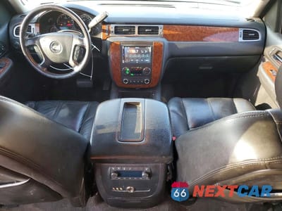 Zdjęcie 8 z 12 samochodu: 2007 CHEVROLET TAHOE K1500 VIN:1GNFK13067J123996 - miniatura