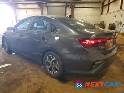 Drugie zdjęcie samochodu z przodu: 2021 KIA FORTE LXS VIN:3KPF24AD5ME300949 - miniatura